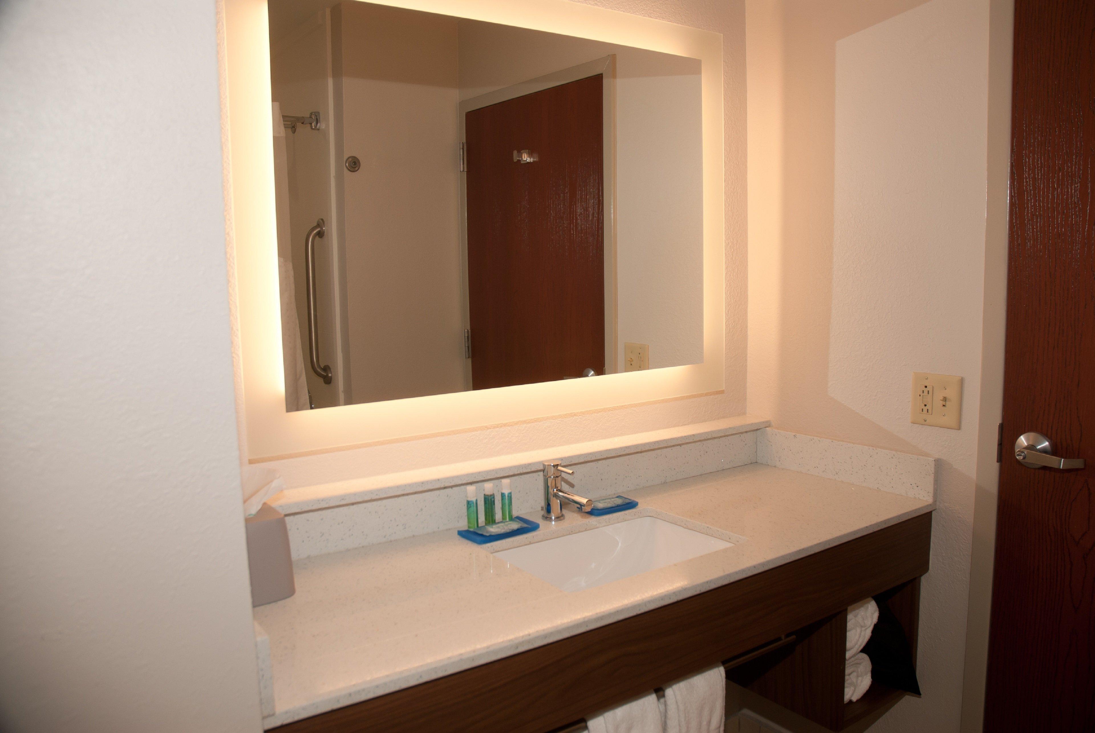 Holiday Inn Express Hotel & Suites Athens By Ihg Εξωτερικό φωτογραφία