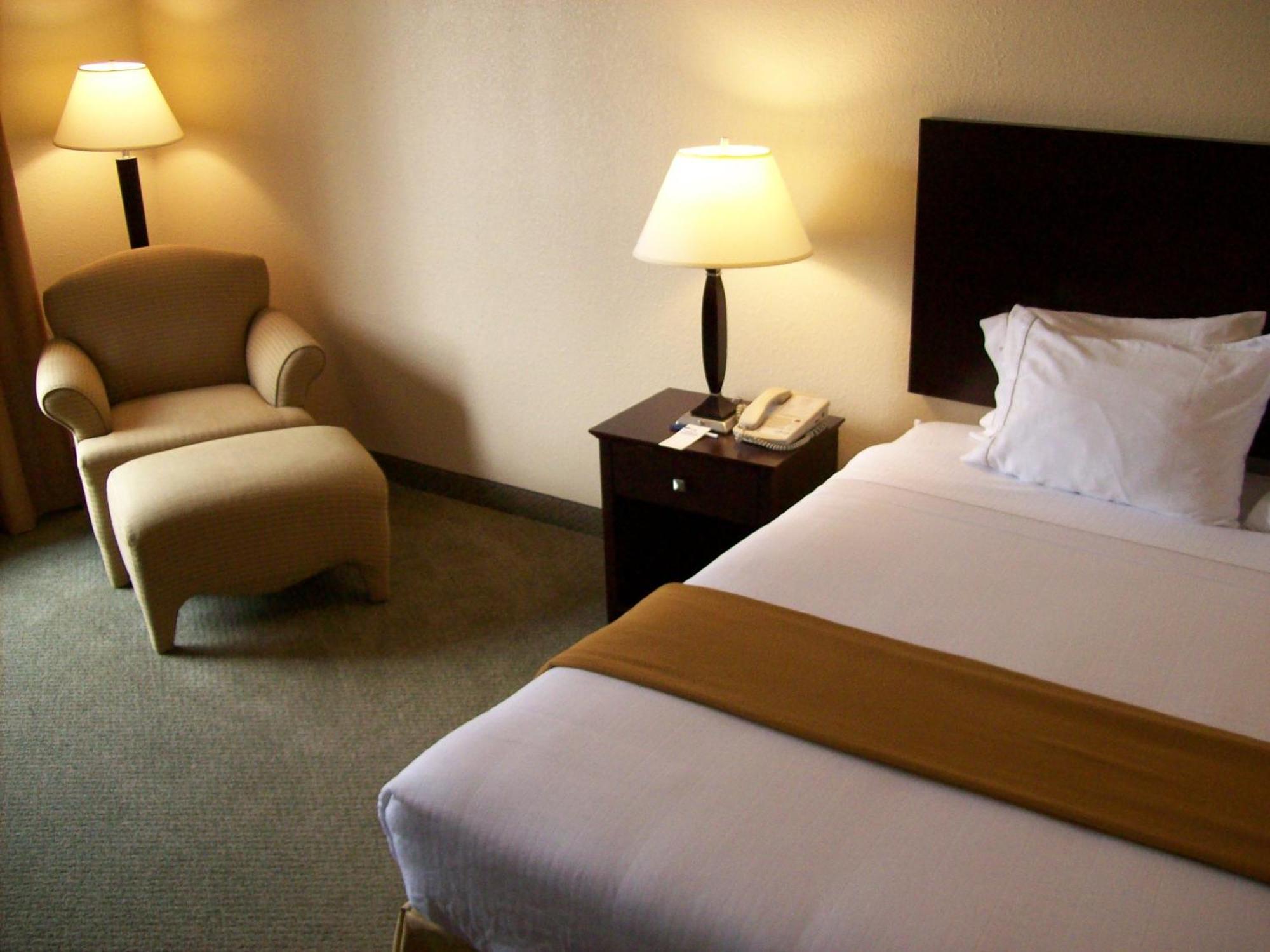 Holiday Inn Express Hotel & Suites Athens By Ihg Εξωτερικό φωτογραφία