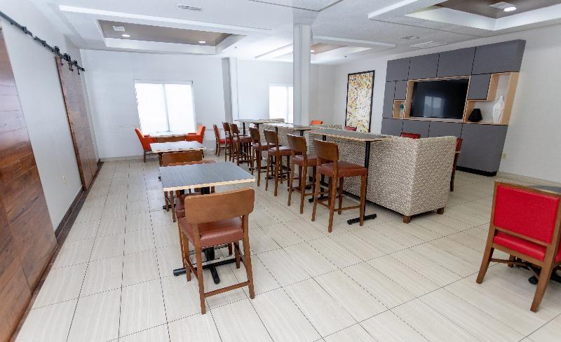 Holiday Inn Express Hotel & Suites Athens By Ihg Εξωτερικό φωτογραφία